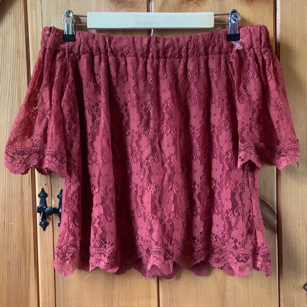 Velvet Torch, size Medium, blood orange lace off the shoulder top